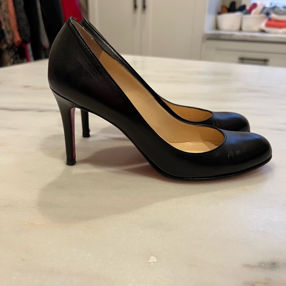 Christian Louboutin 85mm Simple Pump in black. - Picture 6 of 6